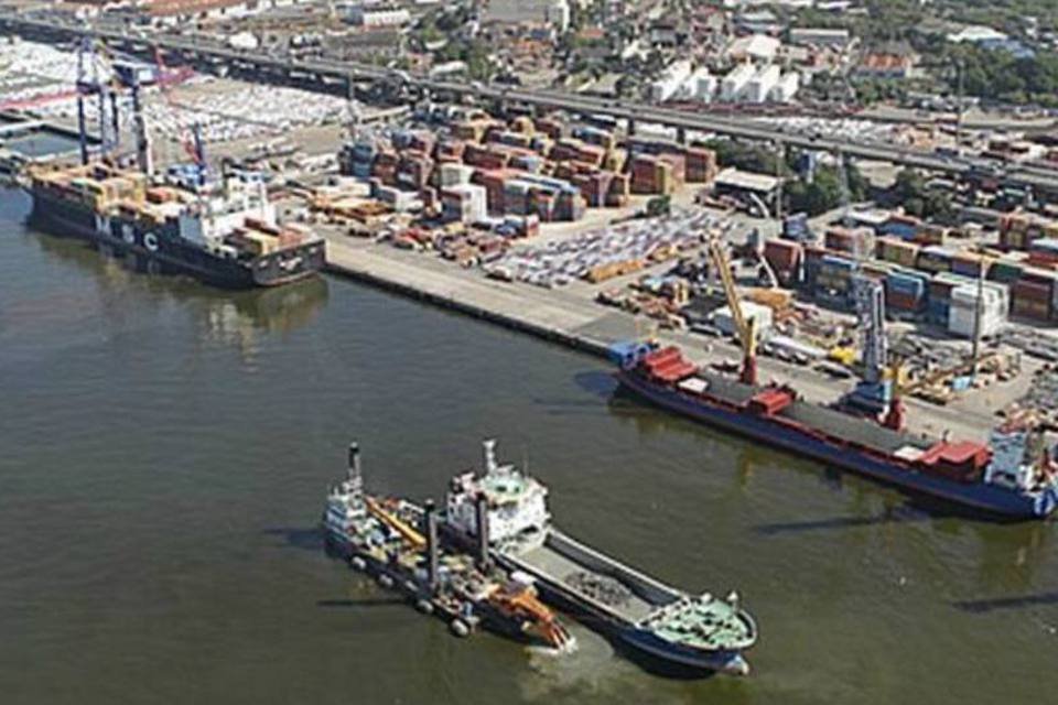 Trabalhadores fazem paralisação em 10 portos brasileiros