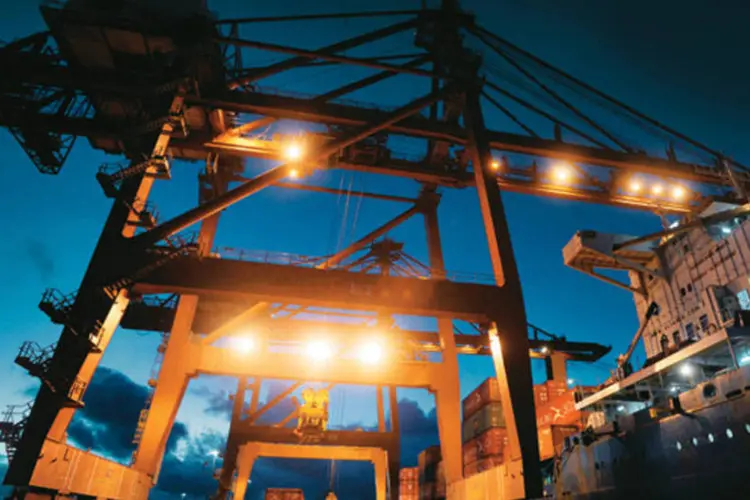O porto de Suape: mais de 100 empresas atraídas pela localização e boa infraestrutura (Leo Caldas/EXAME.com)