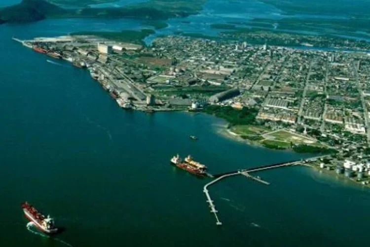 A cidade de Paranaguá é uma das que sofrem com as chuvas no estado (Wikimedia Commons)