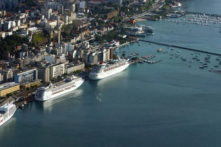 
	Porto de Salvador: o governo tamb&eacute;m mostrou insatisfa&ccedil;&atilde;o e aponta &quot;interesses em prejudicar a Bahia&quot; para beneficiar outros portos
 (Manu Dias/AGECOM)