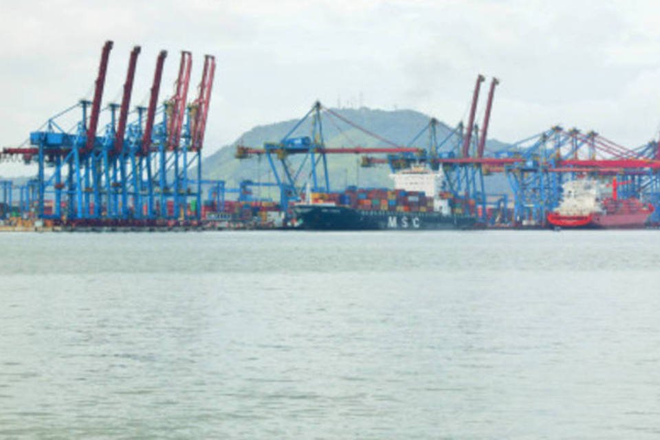 Grupo de Hong Kong inaugura terminal no Porto de Santos