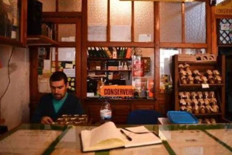 
	Atingido pela crise da d&iacute;vida, Portugal se viu em 2011 incapaz de se financiar nos mercados de renda fixa, que exigiam taxas proibitivas
 (AFP/Arquivos)
