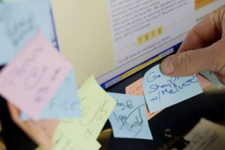 "Post-it" foi lançado no mercado em abril de 1980 pelo grupo 3M (.)