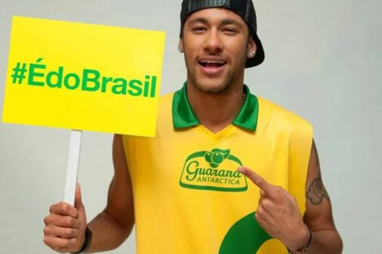 
	Post do Ita&uacute; antes do jogo do Brasil: expectativa pela partida d&aacute; o tom no marketing digital
 (Reprodução/Twitter/Guarana Antart)