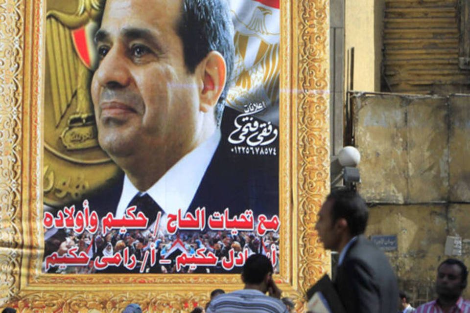 Votação no Egito vira celebração nacionalista pró-Sisi