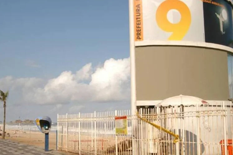 Posto de salvamento em Ipanema que irá recolher o óleo (Dilmar Cavalher/Strana/Veja Rio)