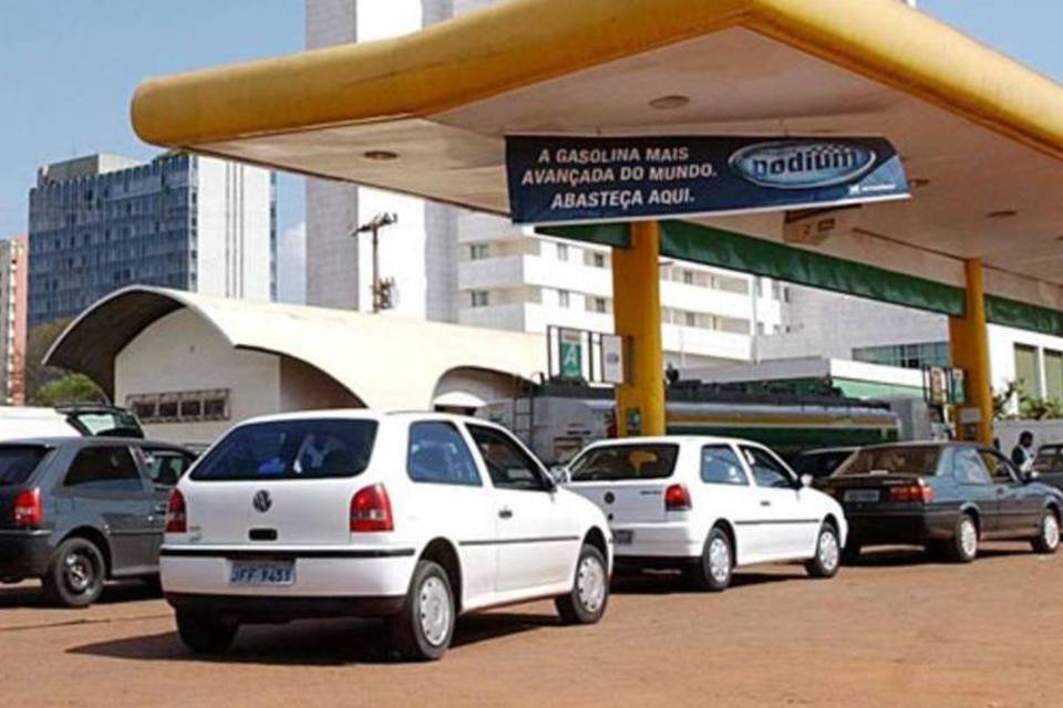Petrobras anuncia reajuste de 7,83% para a gasolina