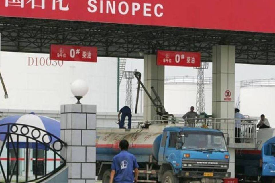 
	Sinopec: &nbsp;venda pode levantar entre 10 bilh&otilde;es a 20 bilh&otilde;es de d&oacute;lares e impulsionar o valor do neg&oacute;cio de marketing de margem baixa
 (China Photos/Getty Images)