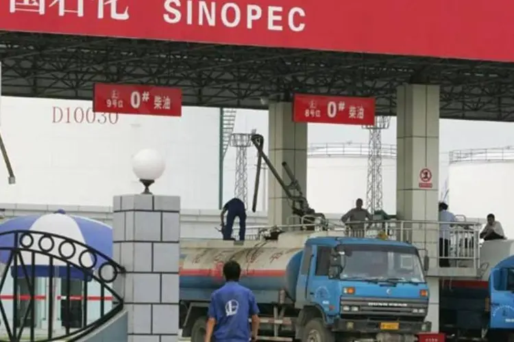 O preço médio de venda do petróleo da Sinopec aumentou 24% no primeiro trimestre, para US$ 106,10 o barril (China Photos/Getty Images)