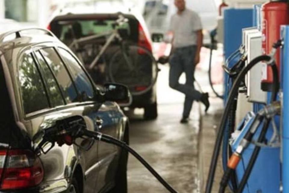Preços da gasolina e diesel têm leve queda semanal no país