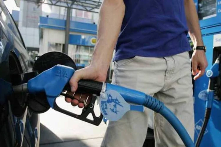 Pasto de gasolina na Alemanha (Andreas Rentz/Getty Images)