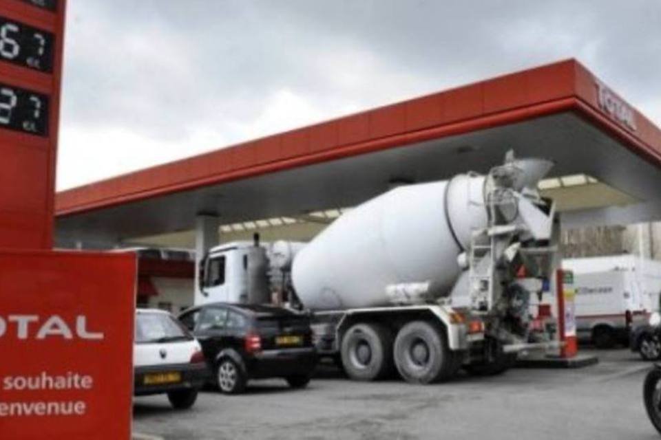França autoriza desbloqueio de reserva de combustível