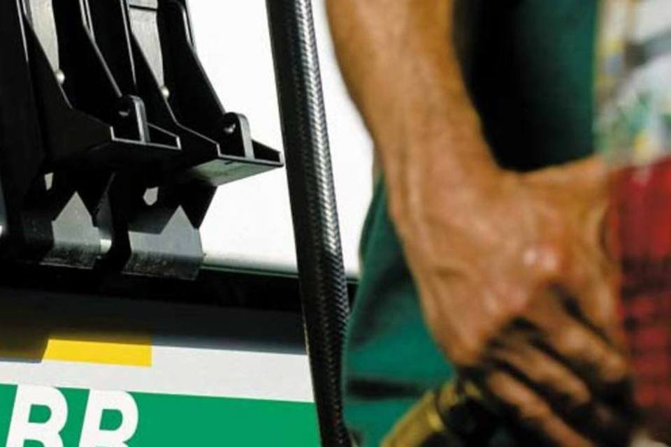 Petrobras eleva gasolina em 1,1% para nova máxima na sexta-feira