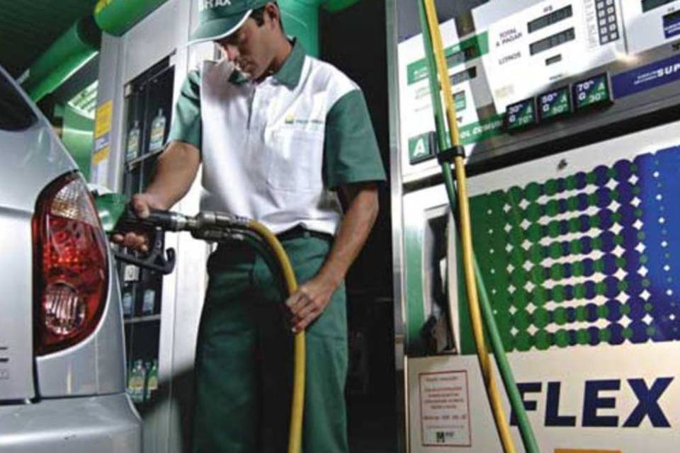 Petrobras reduz gasolina e aumenta diesel nesta sexta