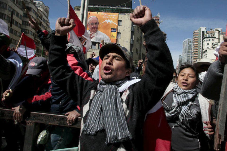 Estrangeiros não conseguem deixar cidade boliviana por greve