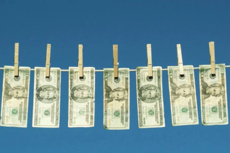 
	Notas de d&oacute;lar: Segundo especialistas, varia&ccedil;&atilde;o da Selic pode ser maior que a alta do d&oacute;lar
 (Stock.xchng)
