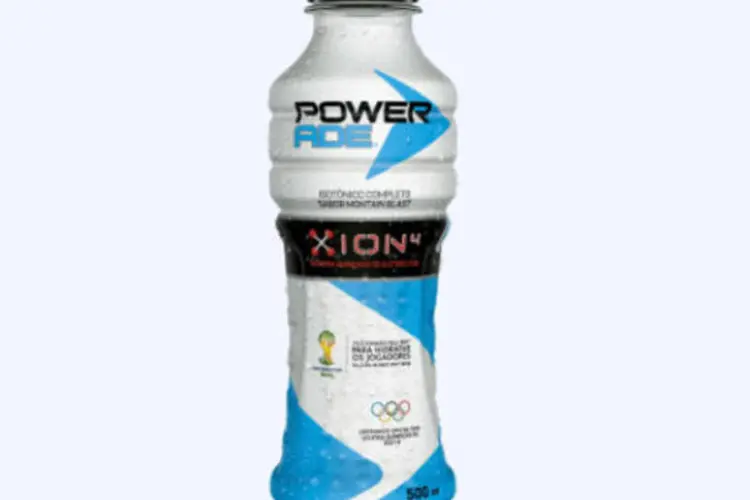 Nova embalagem do Powerade ION4 foi projetada para facilitar o manuseio durante as práticas esportivas (Divulgação)