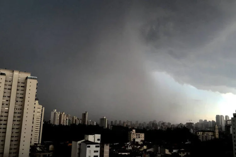 Chuvas podem chegar a 100 milímetros no litoral e região metropolitana. (Paulo Pinto/ Fotos Públicas/Fotos Públicas)