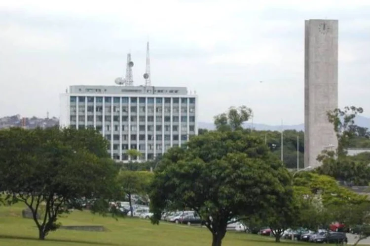 Praça do relógio e antiga reitoria da USP (Divulgação/USP)