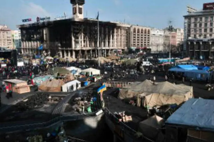 Imagem da Praça da Independência de Kiev após três meses de protestos contra o governo: Parlamento ucraniano se prepara para nomear um novo governo (Louisa Gouliamaki/AFP)