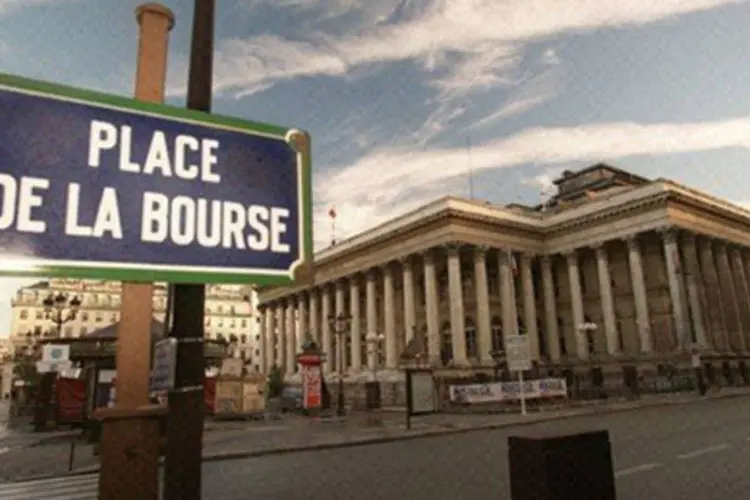 Praça da Bolsa de Valores francesa, em Paris (.)