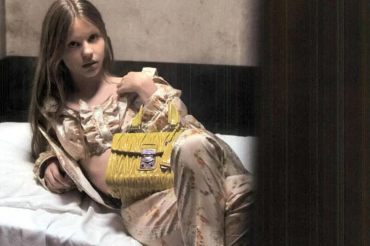 
	Campanha da Prada Miu Miu: pol&ecirc;mica sobre modelo jovem
 (Reprodução)