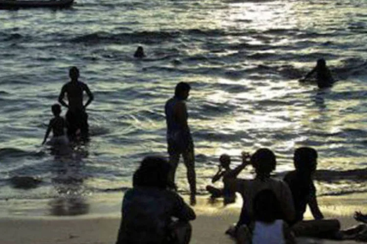 Estudo publicado nesta quinta-feira (22/4) mostra que aumento nas emissões de carbono contribuem para a acidificação dos oceanos (.)