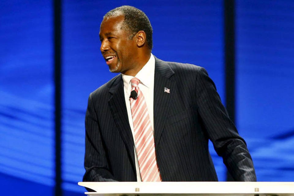 Ben Carson lidera disputa entre republicanos para 2016