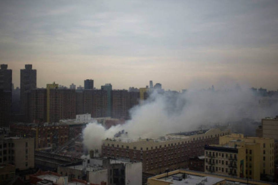 Desabamento de prédios em NY deixa 2 mortos e 17 feridos