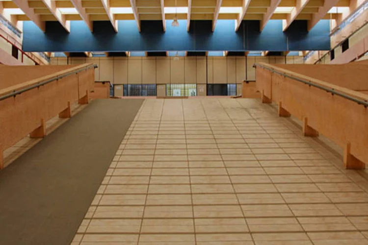 
	Pr&eacute;dio da Hist&oacute;ria na USP: embora o desempenho da universidade tenha ca&iacute;do, a USP ainda &eacute; a &uacute;nica universidade da Am&eacute;rica Latina a ser citada
 (Creative Commons/USP Imagens)