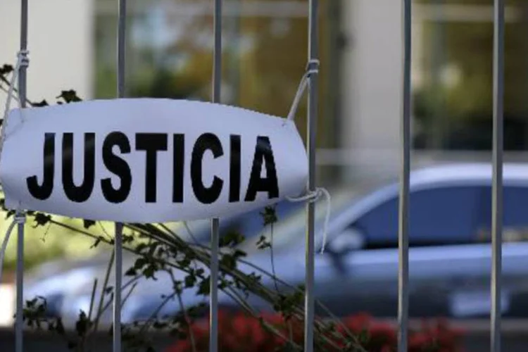 Estacionamento do prédio onde morava o procurador Alberto Nisman, em Buenos Aires (Alejandro Pagni/AFP)