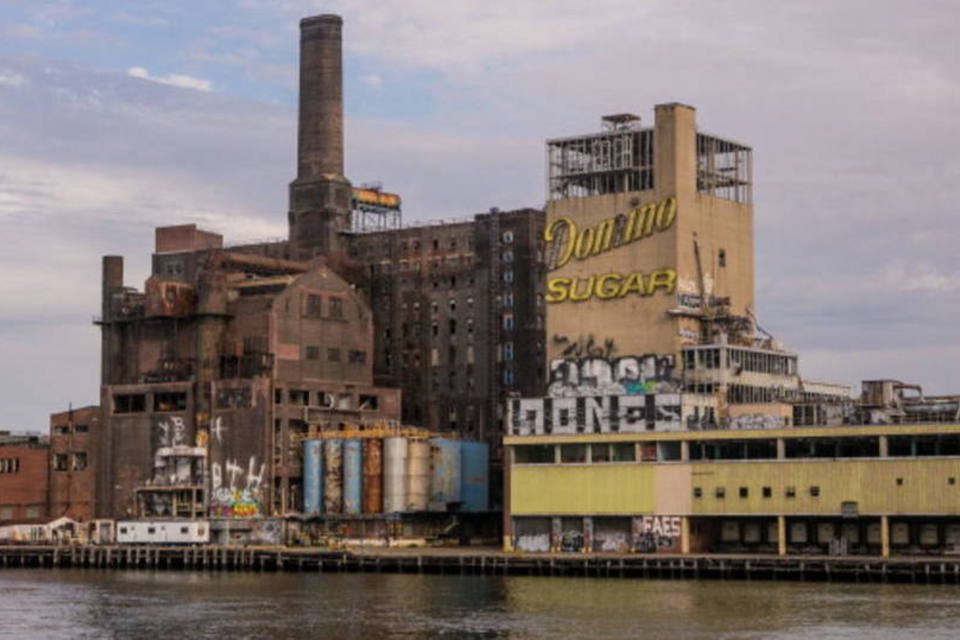 
	Refinaria de Domino Sugar: constru&ccedil;&atilde;o mudar&aacute; a imagem do bairro de Williamsburg
 (Getty Images)