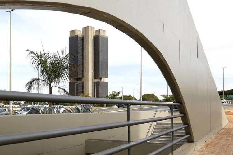 Banco Central: autoridade monetária fez projeções para a dívida do país no ano que vem (Gregg Newton/Bloomberg)
