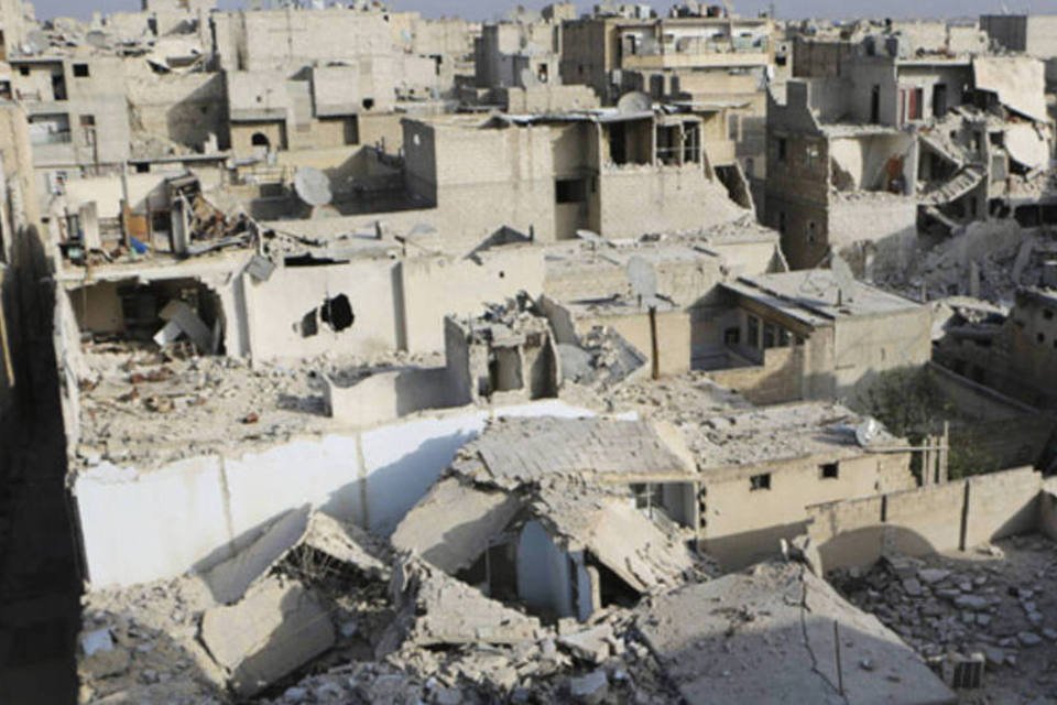 Ataques aéreos deixam 26 mortos no centro da Síria