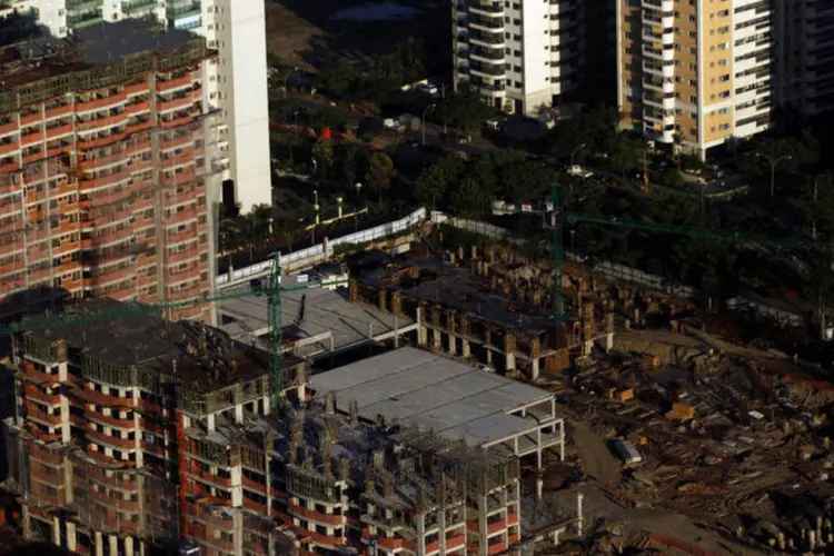 Edifícios residenciais em construção na Barra da Tijuca, no Rio de Janeiro (Dado Galdieri/Bloomberg)