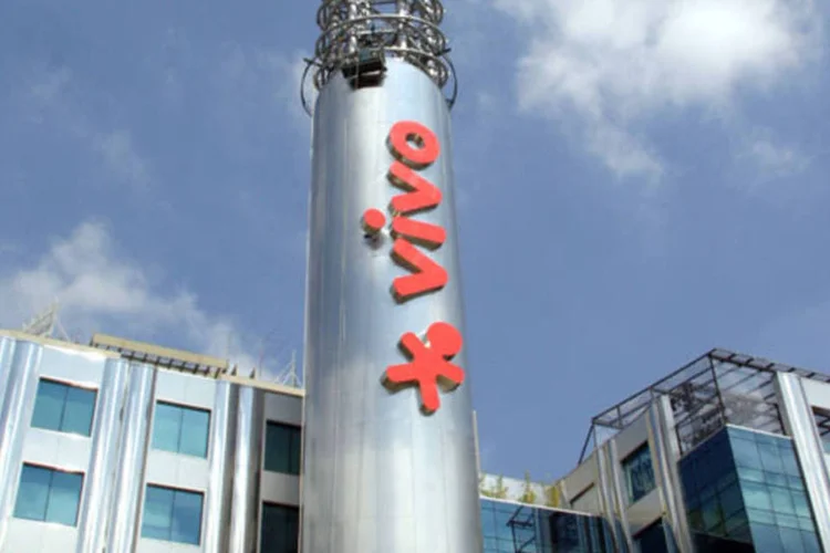 
	Vivo: a desocupa&ccedil;&atilde;o das faixas de MMDS j&aacute; estava acertada desde 2012, como condi&ccedil;&atilde;o por parte da Telef&ocirc;nica/Vivo para aquisi&ccedil;&atilde;o das faixas do leil&atilde;o de quarta gera&ccedil;&atilde;o (4G).
 (Telefônica | Vivo)