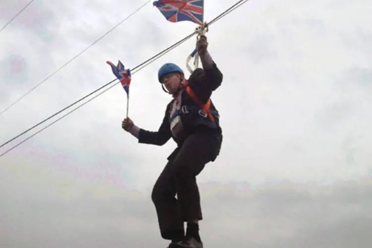 Boris Johnson, prefeito de Londres, preso em tirolesa durante Olimpíadas (Reuters)