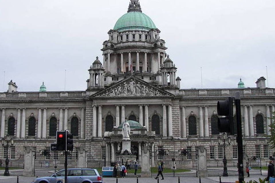 Polícia confirma descoberta de explosivo no centro de Belfast