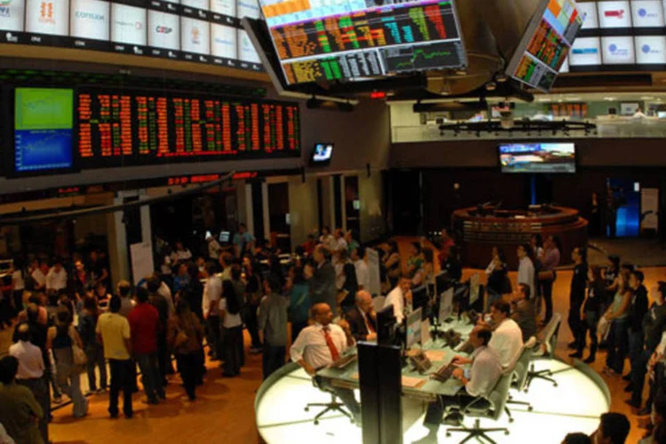 Com o cenário externo sem grandes emoções, a Bovespa conseguiu garantir o ganho até o final (Germano Lüders/EXAME)