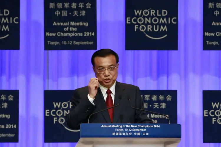 Primeiro-ministro da China, Li Keqiang, discursa durante o Fórum Econômico Mundial, em Tianjin (Kim Kyung-Hoon/Reuters)