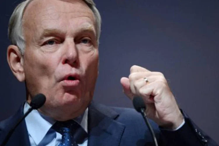 O primeiro-ministro francês, Jean-Marc Ayrault, já havia informado que a manifestação seria proibida
 (Philippe Desmazes/AFP)