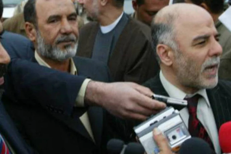 
	Haidar al Abadi (d): seu desejo &eacute; formar executivo que inclua todas as fac&ccedil;&otilde;es pol&iacute;ticas
 (AFP)