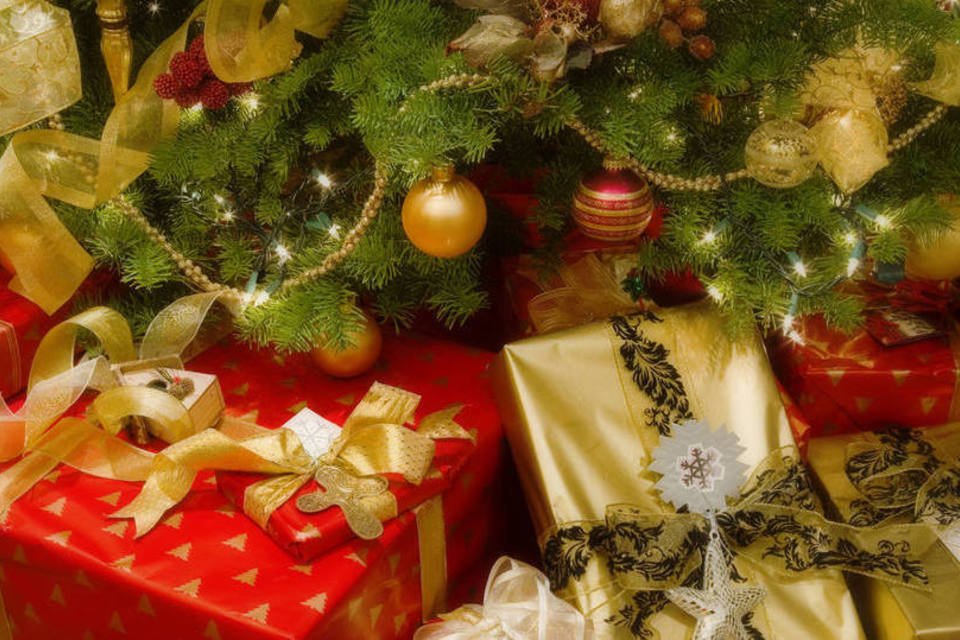 Intenção de gasto com presentes de Natal cai 22% em 2015