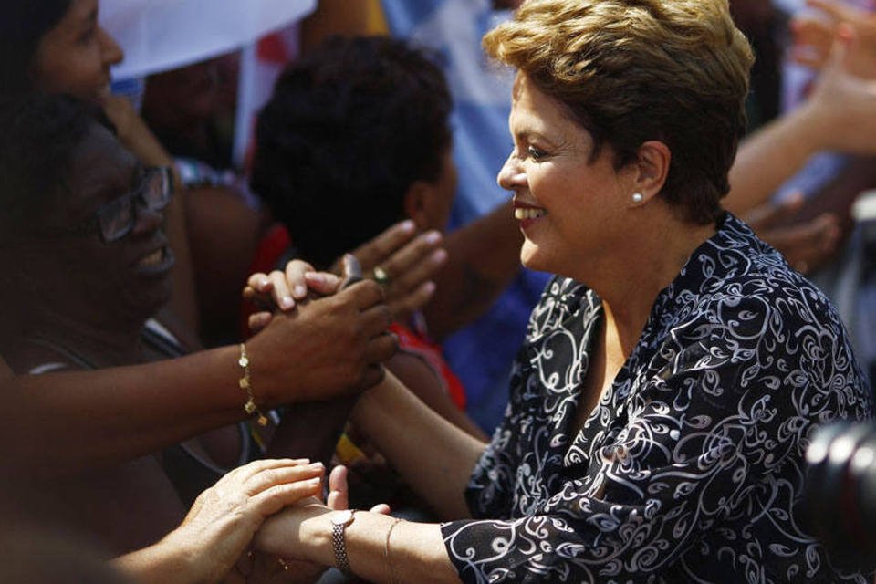 Bovespa fecha em baixa de 3,4% por melhora de Dilma