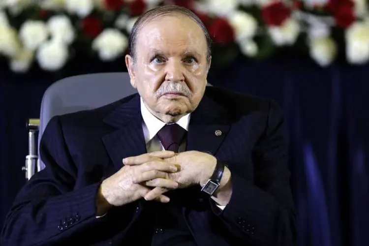 Presidente Abdelaziz Bouteflika durante cerimônia de posse em Argel, na Argélia, em 28 de abril de 2014 (Louafi Larbi/Reuters)
