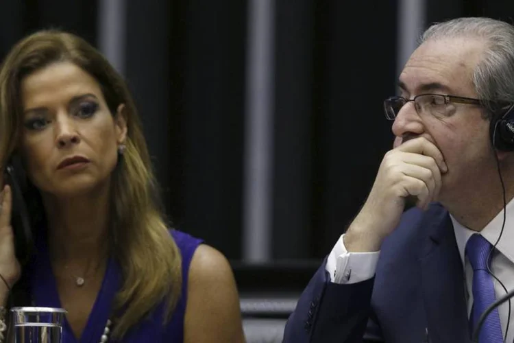 
	Investiga&ccedil;&atilde;o: Janot sustenta que Cl&aacute;udia Cordeiro Cruz e Danielle Dytz da Cunha Doctorovich, mulher e filha de Cunha, est&atilde;o envolvidas em parte dos crimes a ele atribu&iacute;dos
 (Ueslei Marcelino/Reuters)