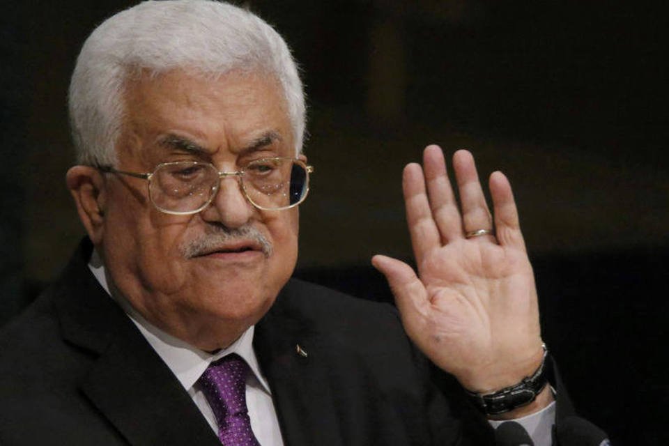Abbas afirma que aceitou ter encontro com Netanyahu