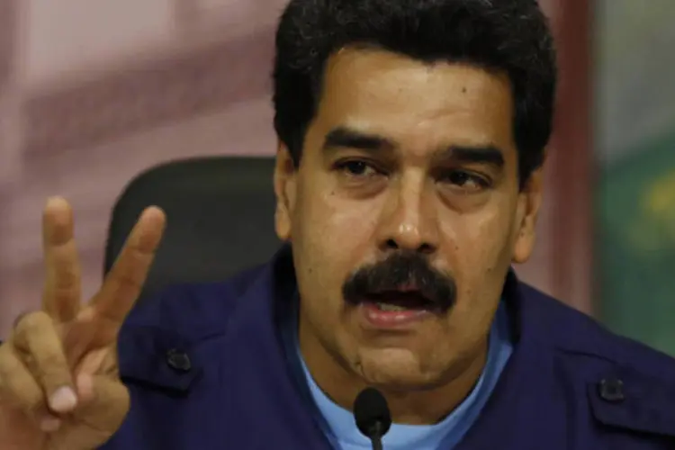 Presidente da Venezuela, Nicolás Maduro, concede entrevista coletiva no Palácio de Miraflores, em Caracas, nesta sexta-feira (Carlos Garcia Rawlins/Reuters)