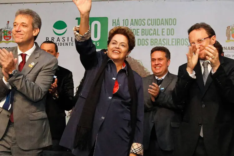 
	Dilma Rousseff durante inaugura&ccedil;&atilde;o de 5 Centros de Especialidades Odontol&oacute;gicas, em S&atilde;o Bernardo do Campo
 (Rober)