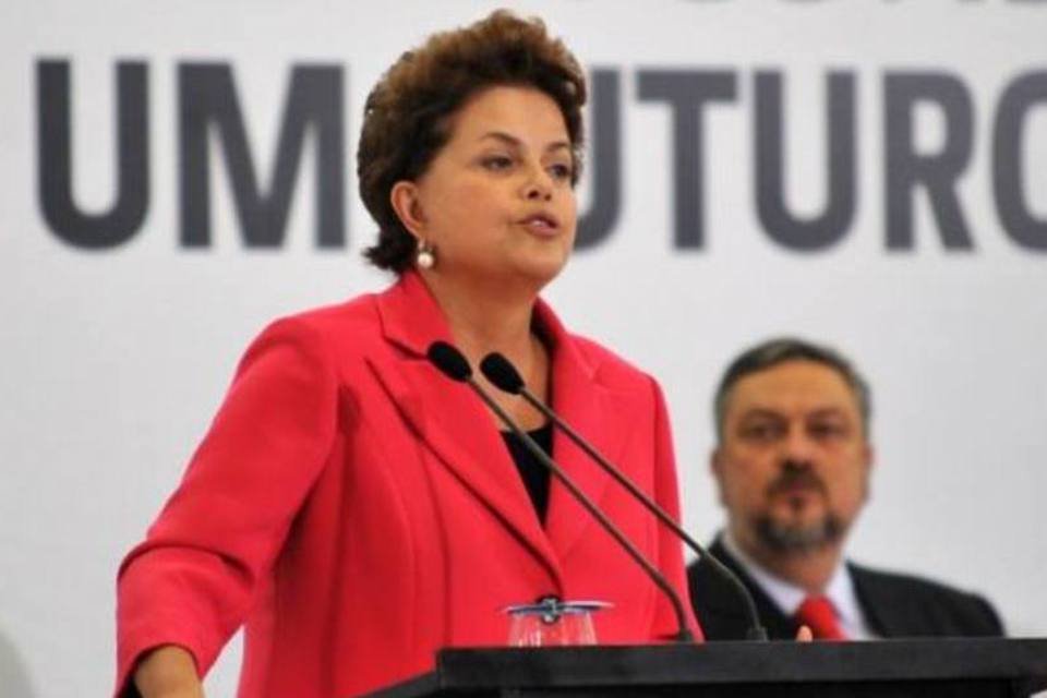 Dilma se diz satisfeita com solução para Casa Civil
